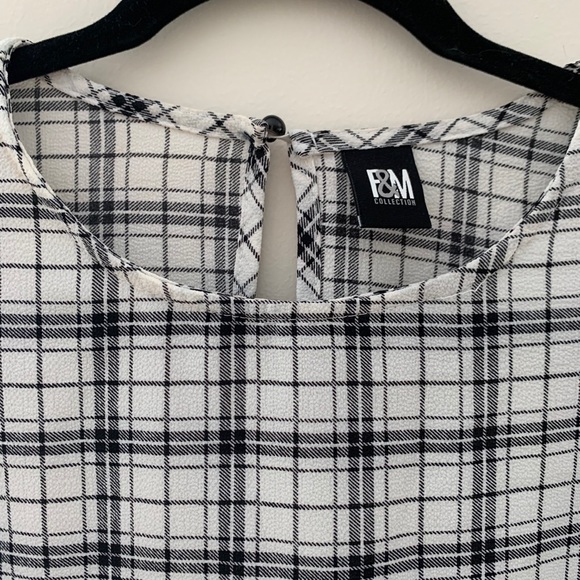 Bell Sleeve Crop Blouse - Picture 2 of 4